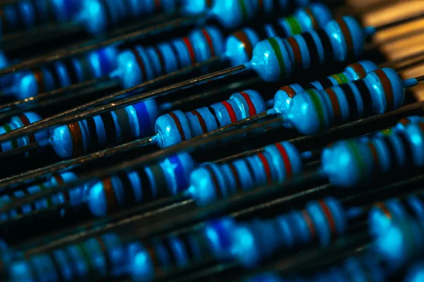 Many new resistors stay together in close-ups — Stock Photo, Image