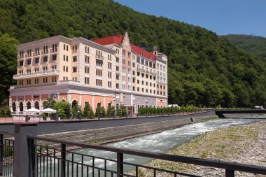 Dağlarda rahat otel.