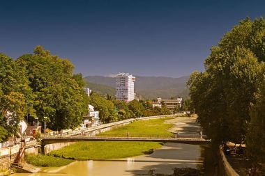 Sokaklarda tatil beldesi.