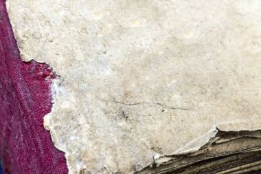 Eski bir kitabın bir parçası.