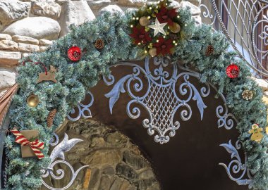 Eve girişinde güzel dekorasyon Noel için.