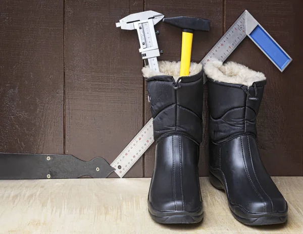 Arbete stövlar och verktyg. — Stockfoto