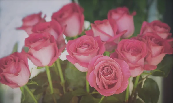 Grand Bouquet Belles Roses Rouges Présente Gros Plan — Photo