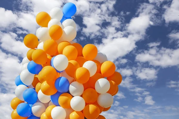 Schöne Luftballons, Dekoration für den Urlaub. — Stockfoto