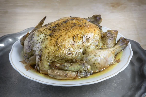 A plate of fried chicken on the metal tray. — Stock Photo, Image