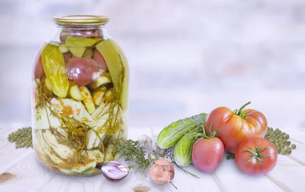 Conserva Casa Grande Recipiente Vidro Com Várias Verduras Repolho Tomates — Fotografia de Stock