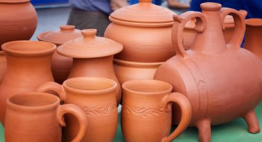 El yapımı seramik sofra fuarda satılır