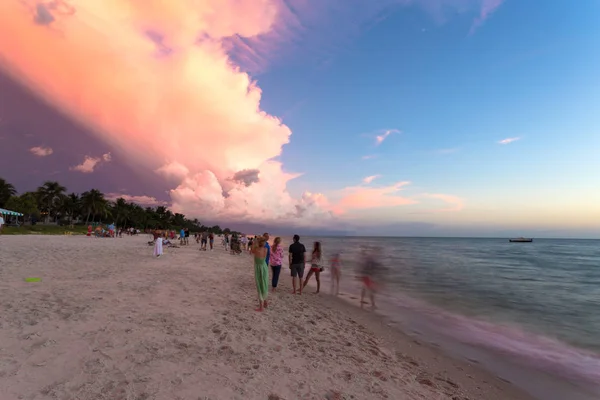 Napels Strand Rustige Oceaan Tijdens Een Onweer Bij Zonsondergang Florida — Stockfoto