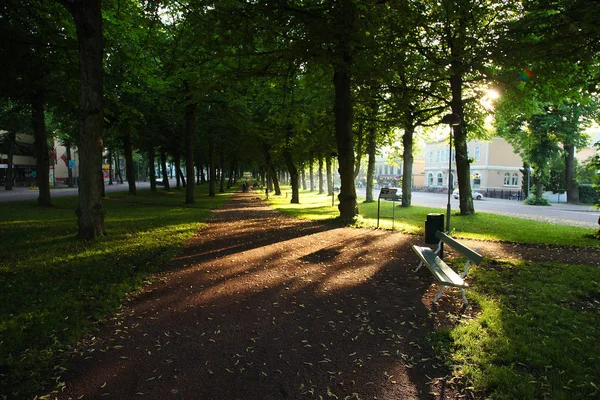 Centrum şehir Marienhamn gün batımı