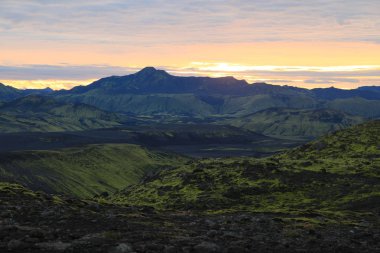 İzlanda'daki Lakagigar on Sunset