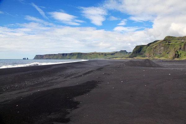 アイスランドの黒ビーチは — ストック写真
