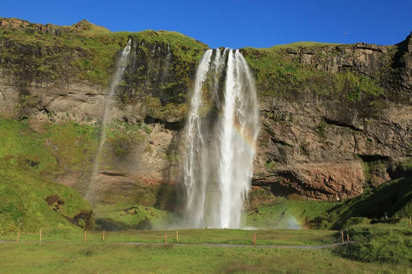 Rainbow a vodopád Seljalandsfoss na Islandu — Stock fotografie