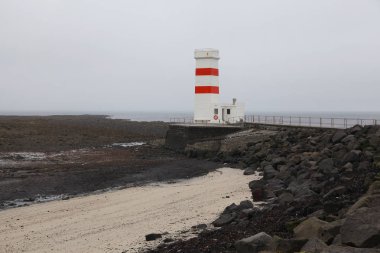 İzlanda'daki bulutlu bir günde feneri