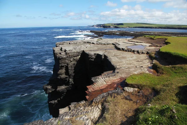 kilkee olan kayalıklarla
