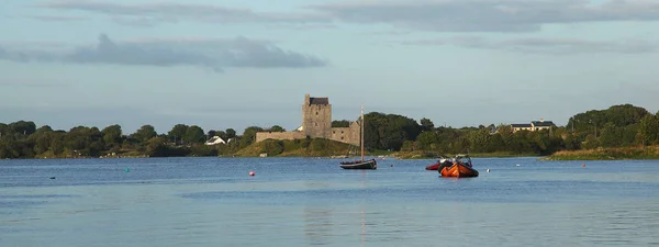 Weergave voor Dunguaire Castle in county Galway — Stockfoto
