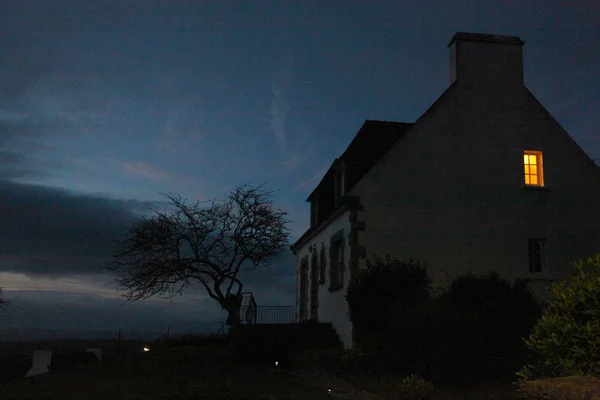 Tipik bir gece köyde Locronan