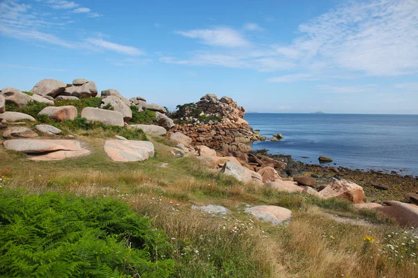 Pembe granit kenarı, Brittany Cote de granit gül