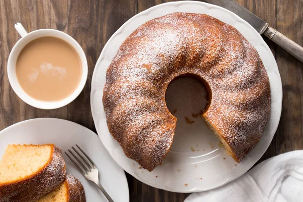 Pan di Spagna con caffè e latte — Foto Stock