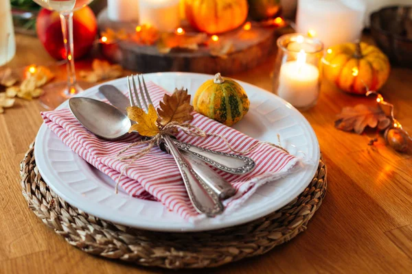 Thanksgiving dukning i rustik stil — Stockfoto