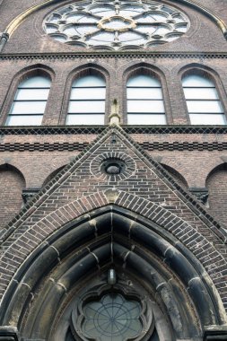 Eindhoven, Hollanda. İki Katherine çanı, Eindhoven. Hollanda 'da Altın Sonbahar.