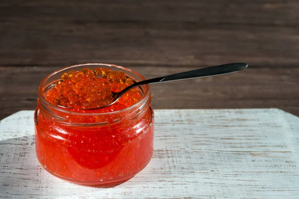 Caviar Rojo Vegano Kelp Kelp Frasco Vidrio Con Una Cuchara — Foto de Stock