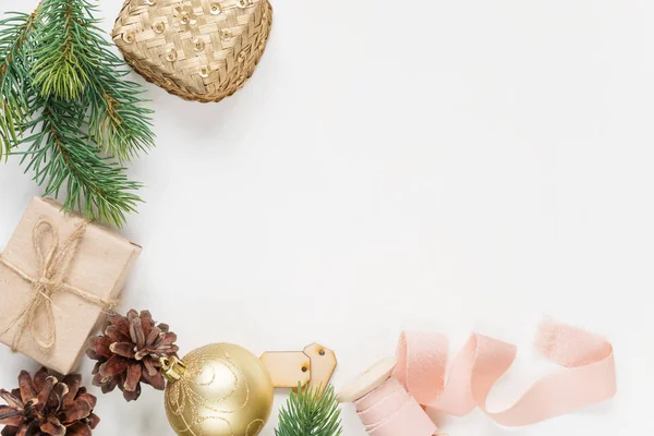 Kerstmis frame op een witte achtergrond — Stockfoto