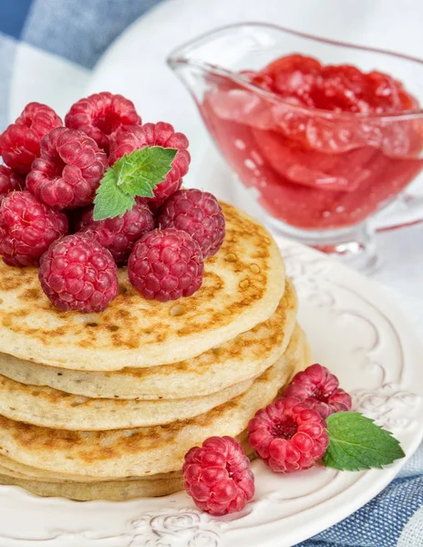 Panqueques con bayas — Foto de Stock