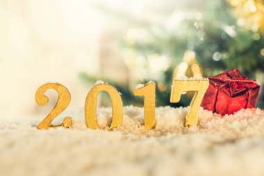 Altın 2017 rakamlar ve kar kırmızı hediye kutusunda