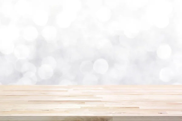 Trä table top på blanka vita bokeh abstrakt bakgrund — Stockfoto