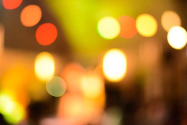 Soyut renkli bokeh arka plan için geceleri