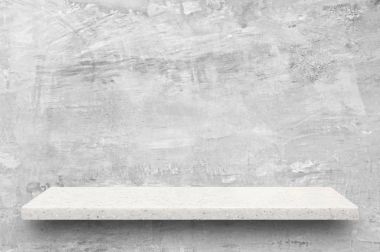 Çıplak beton duvar arka plan üzerinde beyaz taş raf