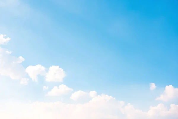 Vackra klarblå himmel — Stockfoto