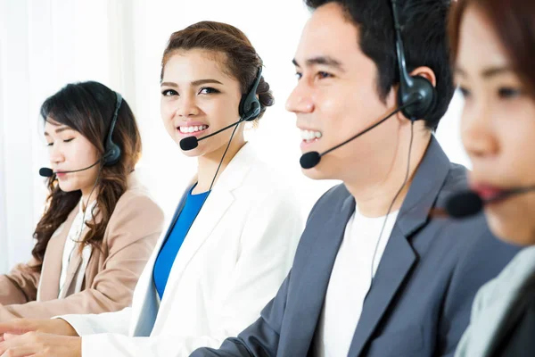 Call center (operator or telemarketer) team — Stock Photo, Image