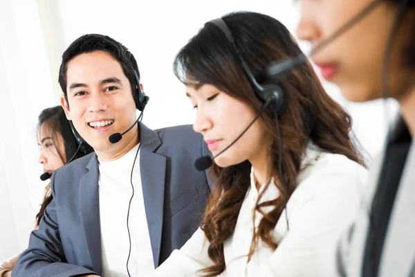 Call center ( telemarketer or operator) team — Stock Photo, Image