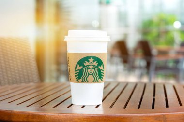 Starbucks kahve fincanı Starbucks kahve ahşap tablo götürün