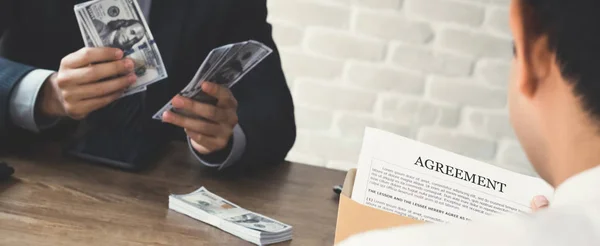 Parceiro comercial fazendo um acordo — Fotografia de Stock