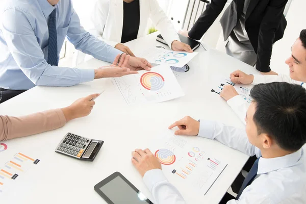 Business people discussing documents in the meeting — Stock Photo, Image