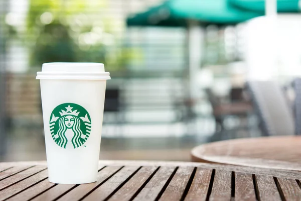 Bangkok Thailand Jun 2016 Starbucks Take Away Coffee Cup Wood — Stock Photo, Image