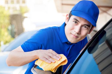 Otomatik hizmet personeli (temizlik) parlatma araba mikrofiber pıhtı ile