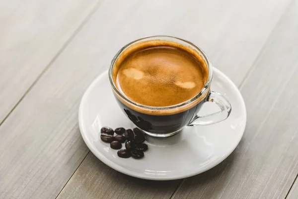 Xícara Quente Fresca Café Expresso Preparado Servido Pires Mesa Madeira — Fotografia de Stock