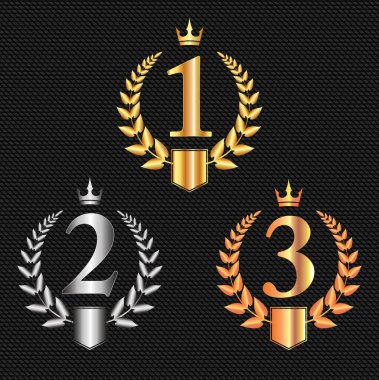 Altın, gümüş ve bronz kaplama, defne çelenkleri, yazı ve birinci, ikinci ve üçüncü sıra işaretleri, sembol seti. Karanlık arka planda kazanan podyum sembolleri. Vektör illüstrasyonu.