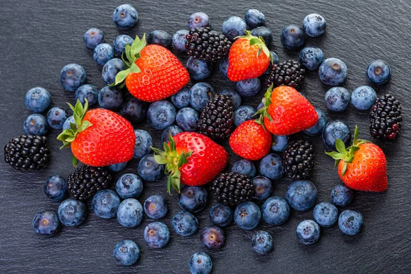 Bayas Fresas Moras Arándanos —  Fotos de Stock