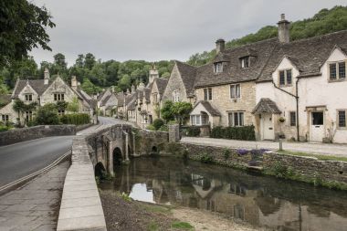 Castle combe antik köy pitoresk sokak görünümü