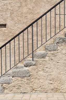 Provence bir evde üzerinde siyah demir parmaklık Fransa