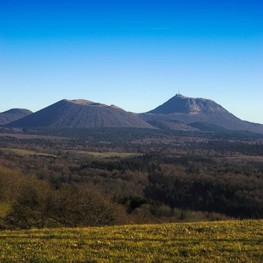 Puy-de-Dome, Auvergne volkanı, Kubbeler zinciri.