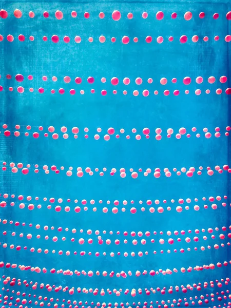 Výstřední image z modré oblohy zdobené růžové bubliny — Stock fotografie