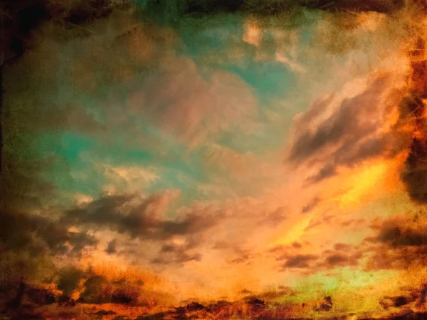 Vintage sunset sky background with burnt edges — Stock Photo, Image