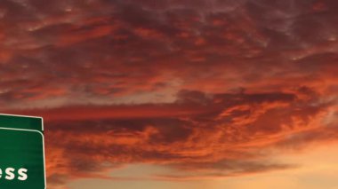 Sokaktaki Sessizliğe giden yolu imzala