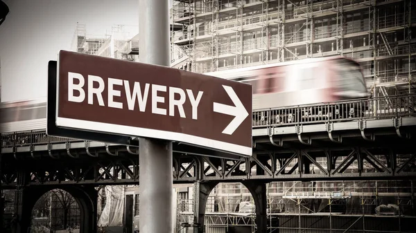 Straßenschild zur Brauerei — Stockfoto