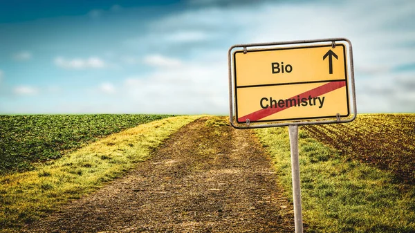 Sinal de rua Bio versus Química — Fotografia de Stock